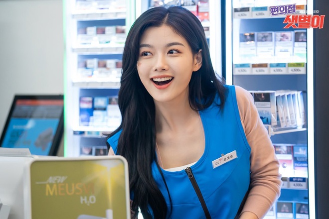 Netizen hết lời khen ngợi nhan sắc Kim Yoo Jung ở phim mới: Bé tí hon ngày nào giờ đã thành nữ thần vạn người mê rồi - Ảnh 3.