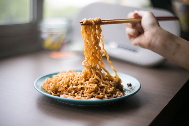 Review tường tận 9 loại mỳ cay Hàn Quốc giúp bạn lựa chọn đúng khẩu vị mà mình thích - Ảnh 15.
