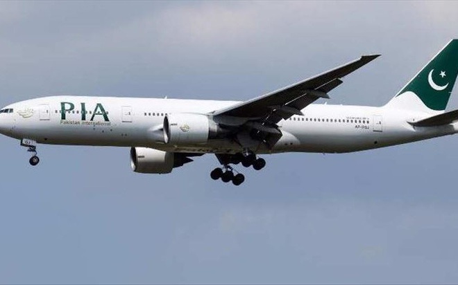 Rơi máy bay Pakistan chở hơn 100 người tại Karachi - Ảnh 1.