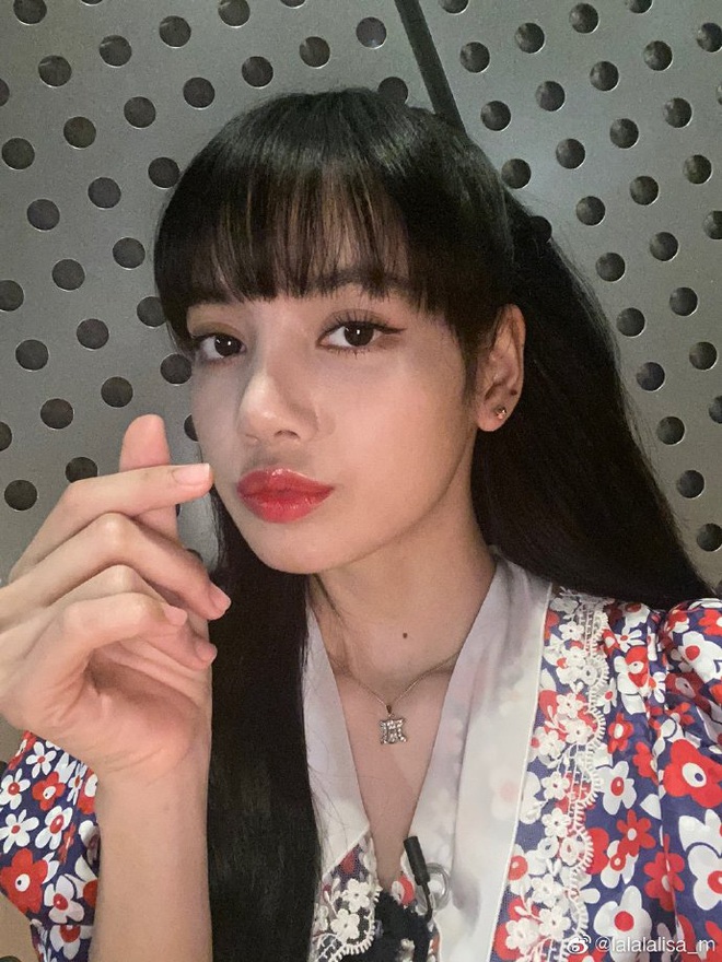 Chăm khoe h&igrave;nh sống ảo, Lisa vẫn mắc sai lầm khi đăng nhầm ảnh chưa chỉnh sửa của học tr&ograve;, lại c&ograve;n bị Cnet b&oacute;c phốt - Ảnh 4.