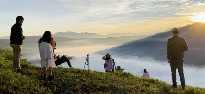 Điểm săn mây nổi tiếng ở Đà Lạt “tan hoang” vì tình trạng xả rác bừa bãi, chủ nhân ngọn đồi bức xúc lên tiếng: “Làm ơn đừng xâm phạm đất nhà mình nữa” - Ảnh 15.