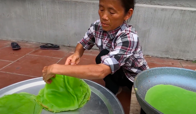 “Đại chiến” không hẹn mà gặp giữa Bà Tân Vlog và Quỳnh Trần JP: Cùng làm hai món tráng miệng cực cầu kỳ, ai mới là người nhỉnh hơn? - Ảnh 5.