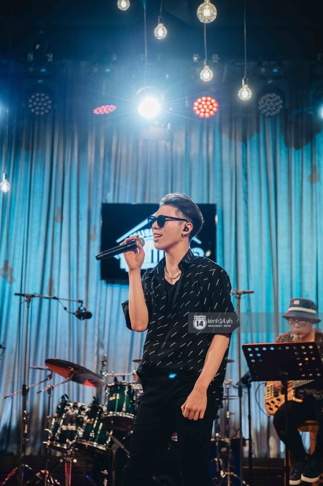 H&ograve;a Minzy v&agrave; Erik th&acirc;n thiết trong buổi tổng duyệt Music Home c&ugrave;ng nhạc sĩ Huy Tuấn, sẽ c&oacute; loạt những li&ecirc;n kh&uacute;c song ca lần đầu được thể hiện? - Ảnh 3.