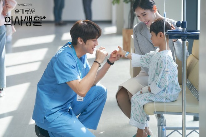 Đầy nhân văn và chân thật, Hospital Playlist chính là phim y khoa hay nhất xứ Hàn lúc này! - Ảnh 2.
