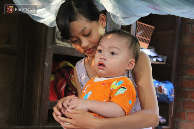 Lời khẩn cầu của người mẹ mắc bệnh bướu cổ, mong giành sự sống cho con trai 2 tuổi bị viêm phổi nặng mà thiếu tiền chữa trị - Ảnh 4.