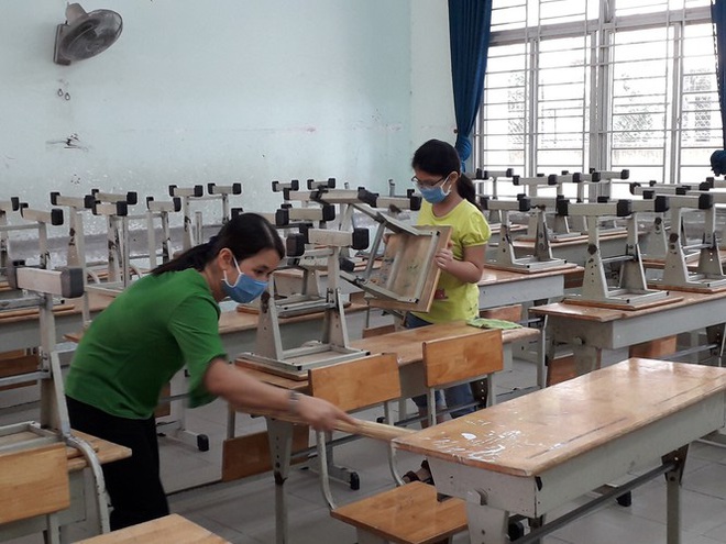 TPHCM tất bật chuẩn bị đón hơn 170.000 học sinh đi học lại - Ảnh 1.