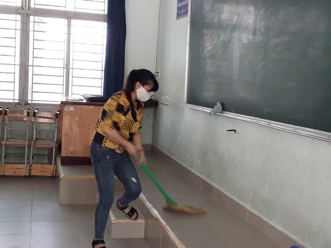 TPHCM tất bật chuẩn bị đón hơn 170.000 học sinh đi học lại - Ảnh 2.