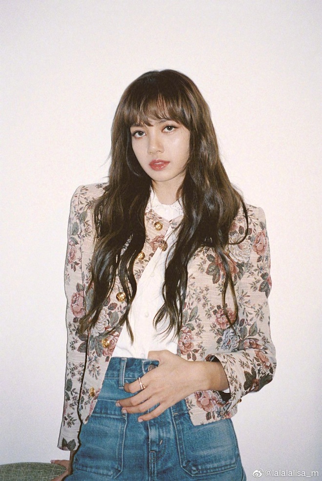 Top 1 Weibo: Lisa (BLACKPINK) bị anti fan doạ giết, fan k&ecirc;u gọi YG phải v&agrave;o cuộc ngay lập tức - Ảnh 5.