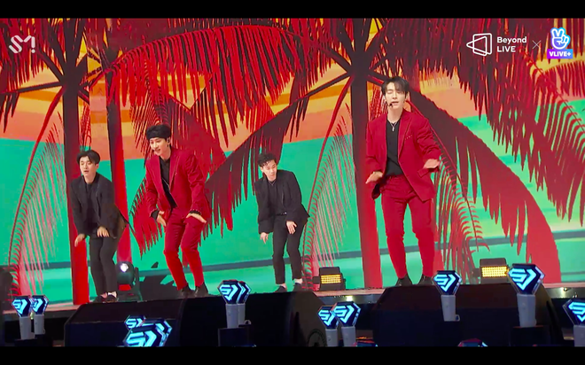 Super Junior quậy hết cỡ trong concert online với loạt sân khấu sôi động, ELF bí mật làm project cực ý nghĩa nhưng idol cũng không chịu thua fan! - Ảnh 156.