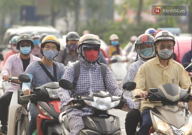 Ch&ugrave;m ảnh: S&aacute;ng nay, người H&agrave; Nội đ&atilde; thực sự được cảm nhận đặc sản tắc đường sau kỳ nghỉ d&agrave;i ng&agrave;y - Ảnh 16.