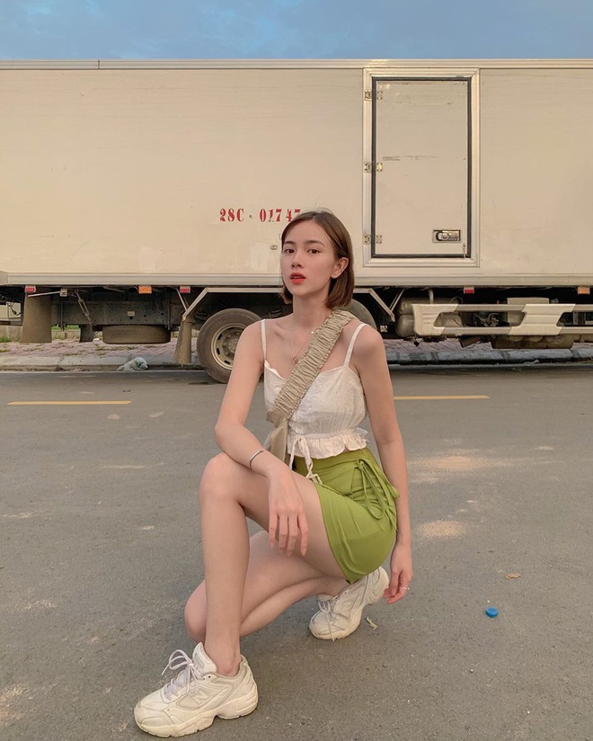 Muốn biết &ldquo;info&rdquo; quần &aacute;o đẹp mua ở đ&acirc;u, ngắm street style hội g&aacute;i xinh s&agrave;nh mặc Instagram l&agrave; bạn sẽ c&oacute; ngay c&acirc;u trả lời - Ảnh 5.