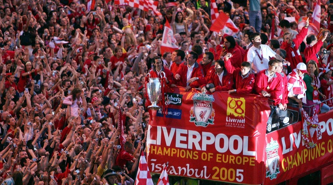 Thánh đen đủi sau đêm Istanbul diệu kỳ của Liverpool: Mất huy chương vô địch Champions League, lỡ cuộc diễu hành xe bus, cuối cùng lưu lạc đến Thái Lan và xuống hạng vì mùa giải bị hủy - Ảnh 2.