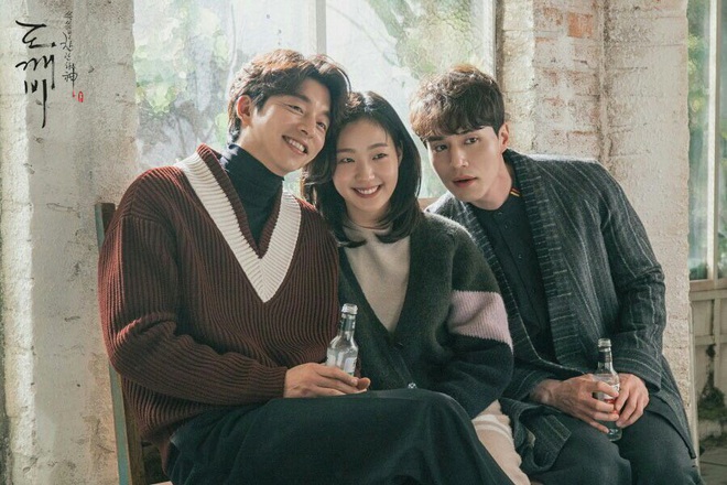 Cặp tài tử Goblin Gong Yoo và Lee Dong Wook tặng nàng thơ Quân vương bất diệt quà đặc biệt, nhìn banner mà quỳ luôn! - Ảnh 8.