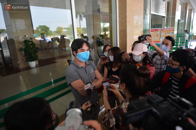 Bệnh nh&acirc;n t&aacute;i dương t&iacute;nh được c&ocirc;ng bố khỏi bệnh: Đ&acirc;y l&agrave; 1 kỷ niệm lạ l&ugrave;ng nhất với m&igrave;nh, m&igrave;nh rất lo cho những người đ&atilde; tiếp x&uacute;c gần - Ảnh 1.