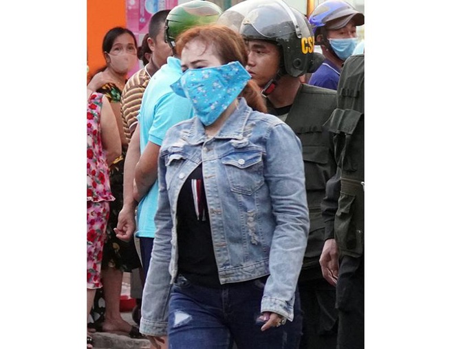 Bà trùm Loan Cá vừa bị gần 100 cảnh sát Đồng Nai vây bắt là ai?  - Ảnh 1.