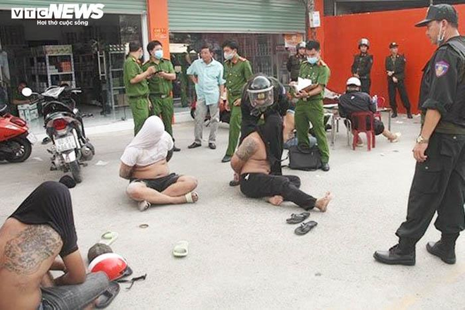 Bà trùm Loan Cá vừa bị gần 100 cảnh sát Đồng Nai vây bắt là ai?  - Ảnh 2.