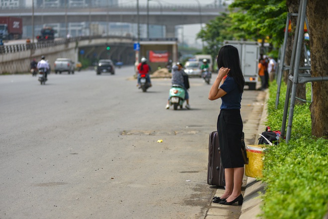 Vừa nới lỏng giãn cách xã hội, đã tái diễn xe khách rùa bò - Ảnh 9.