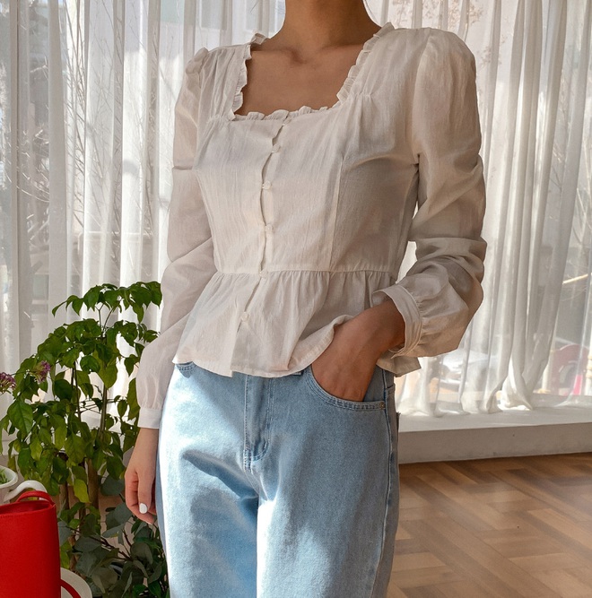 Có một kiểu áo blouse đi qua bao mùa Hè rồi vẫn hot, diện lên cực sang và còn tạo hiệu ứng dáng mi nhon hẳn - Ảnh 4.