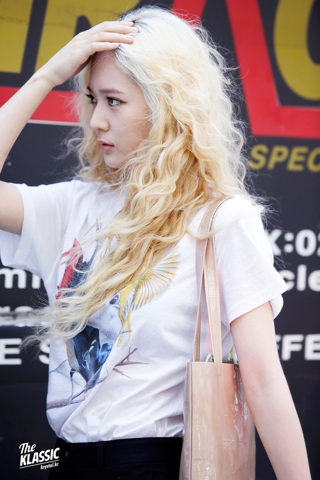 H&oacute;a ra đ&acirc;y l&agrave; ph&eacute;p h&ocirc; biến idol nữ th&agrave;nh c&ocirc;ng ch&uacute;a: Visual l&ecirc;n level, giữa d&agrave;n b&aacute;nh b&egrave;o l&agrave; Lisa (BLACKPINK) ngầu đến lạ - Ảnh 14.