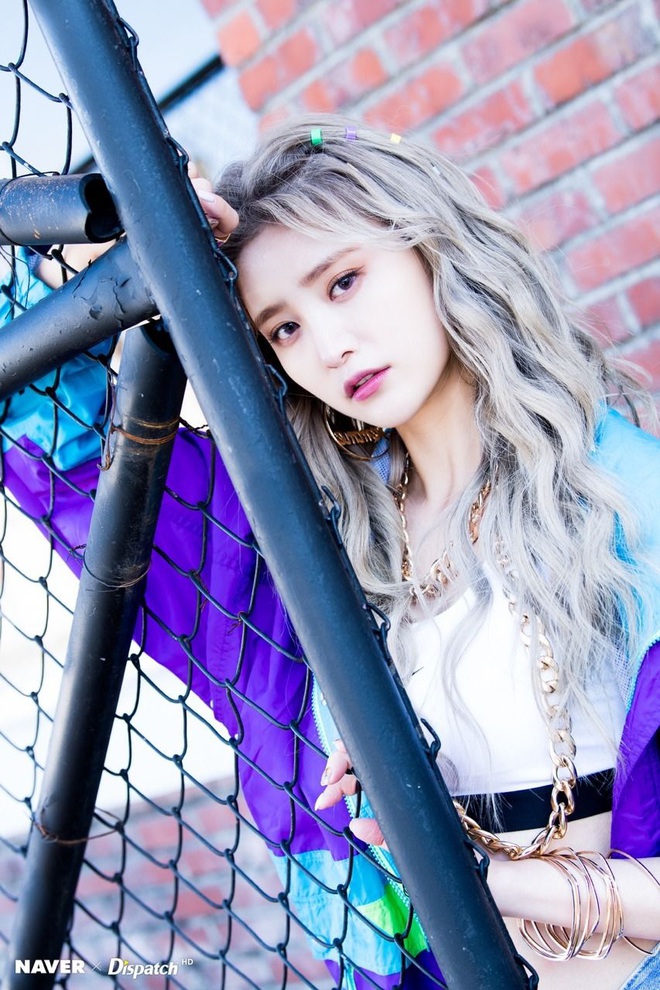 H&oacute;a ra đ&acirc;y l&agrave; ph&eacute;p h&ocirc; biến idol nữ th&agrave;nh c&ocirc;ng ch&uacute;a: Visual l&ecirc;n level, giữa d&agrave;n b&aacute;nh b&egrave;o l&agrave; Lisa (BLACKPINK) ngầu đến lạ - Ảnh 24.