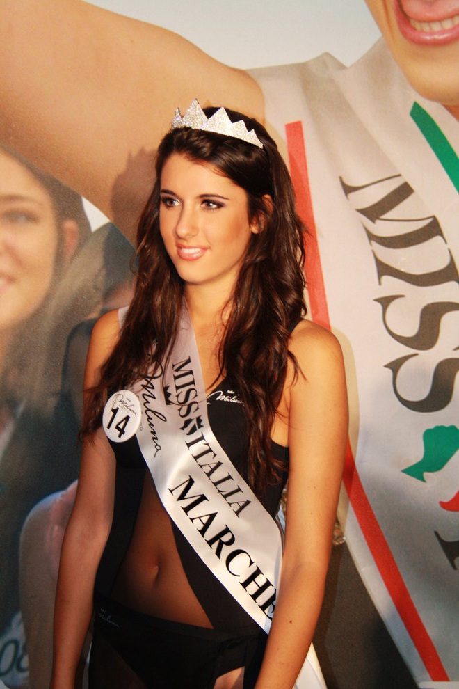 Gục ng&atilde; trước đường cong của nữ VĐV b&oacute;ng rổ quyến rũ nhất thế giới: Từng l&ecirc;n ng&ocirc;i &Aacute; hậu v&agrave; được tạp ch&iacute; Playboy mời chụp ảnh - Ảnh 3.