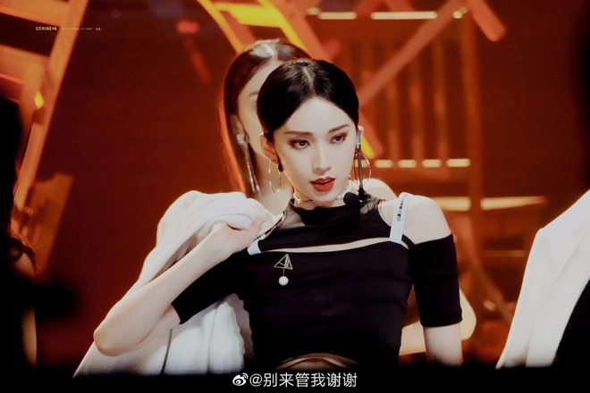 Dàn học trò ít nổi bật của Lisa bất ngờ bùng nổ nhan sắc: Sexy nghẹt thở, tomboy khiến chị em xịt máu mũi - Ảnh 11.