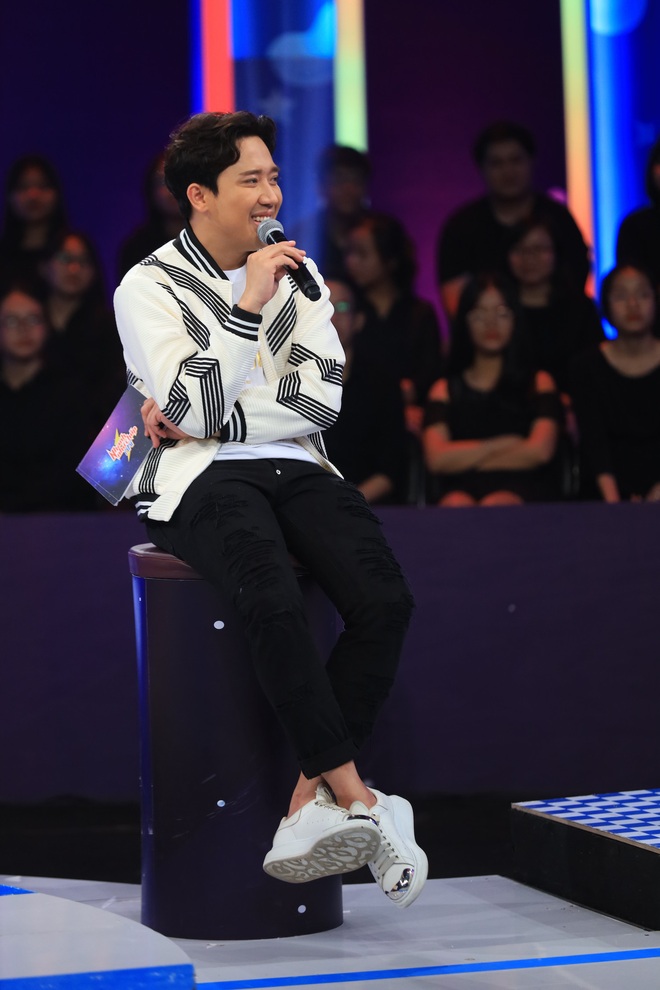 Trấn Th&agrave;nh say m&ecirc; cậu nh&oacute;c 6 tuổi cover hit Đức Ph&uacute;c, Will, Thanh Hưng - Ảnh 1.