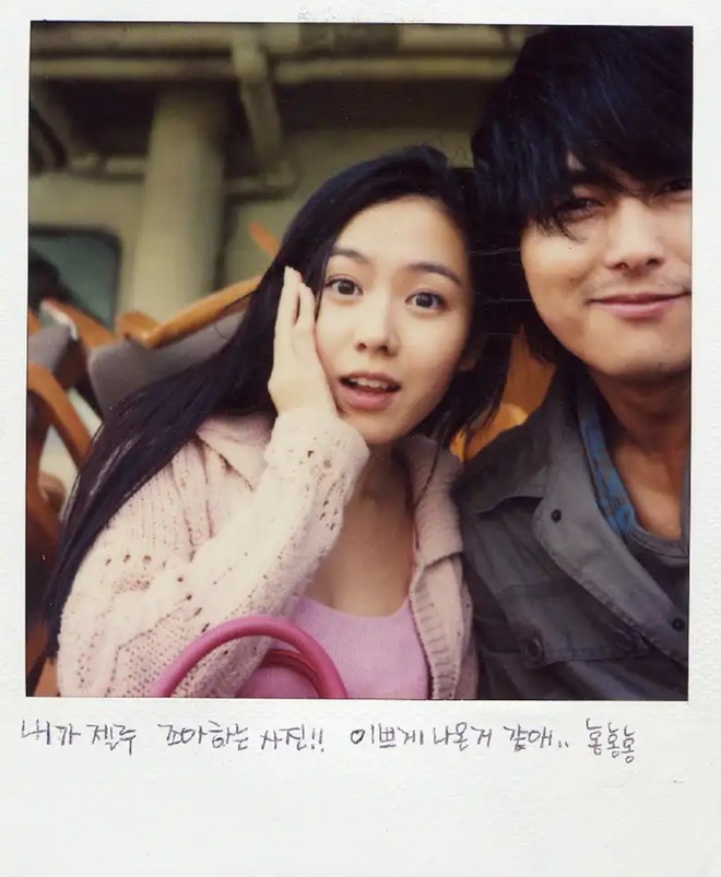 Những bức selfie siêu hiếm của minh tinh Hàn: Jeon Ji Hyun - Park Shin Hye tưởng lộ người yêu, Son Ye Jin cực tình bên ai kia? - Ảnh 2.