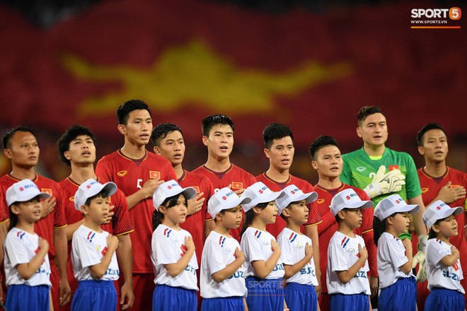 Báo Thái gọi Việt Nam là người hùng nếu tổ chức AFF Cup 2020: Đây là nơi an toàn nhất cho bóng đá  - Ảnh 1.