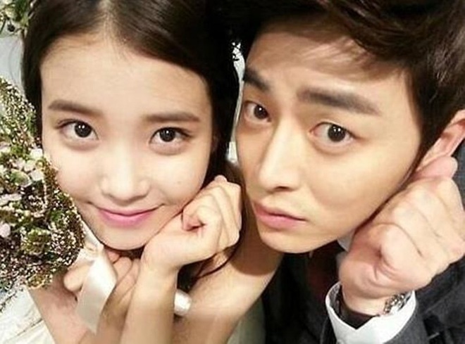 Những bức selfie siêu hiếm của minh tinh Hàn: Jeon Ji Hyun - Park Shin Hye tưởng lộ người yêu, Son Ye Jin cực tình bên ai kia? - Ảnh 18.