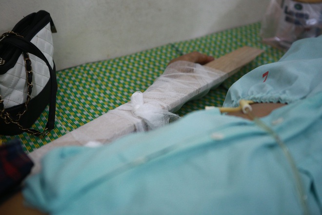 T&igrave;nh h&igrave;nh sức khỏe của c&aacute;c nạn nh&acirc;n bị thương trong vụ lốc xo&aacute;y ở Vĩnh Ph&uacute;c: 2 bệnh nh&acirc;n nặng bị g&atilde;y xương đ&ugrave;i, c&oacute; biểu hiện sốc chấn thương - Ảnh 6.