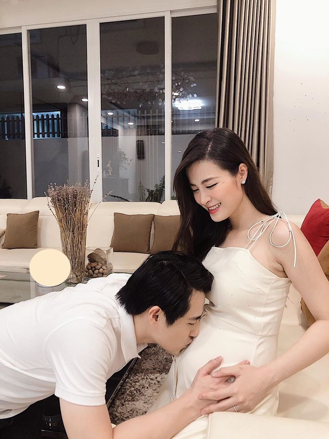 Đ&ocirc;ng Nhi hạnh ph&uacute;c khi cảm nhận c&aacute;i đạp đầu ti&ecirc;n của con, phản ứng đặc biệt của &Ocirc;ng Cao Thắng g&acirc;y ch&uacute; &yacute; - Ảnh 2.