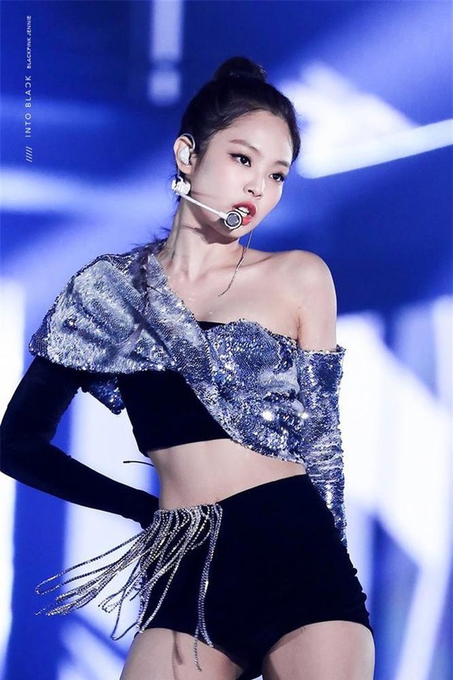 Sở hữu bờ vai đẹp nhất Black Pink, bảo sao Jennie chăm diện đủ các thể loại váy áo khoe vai trần sexy hết nút - Ảnh 3.