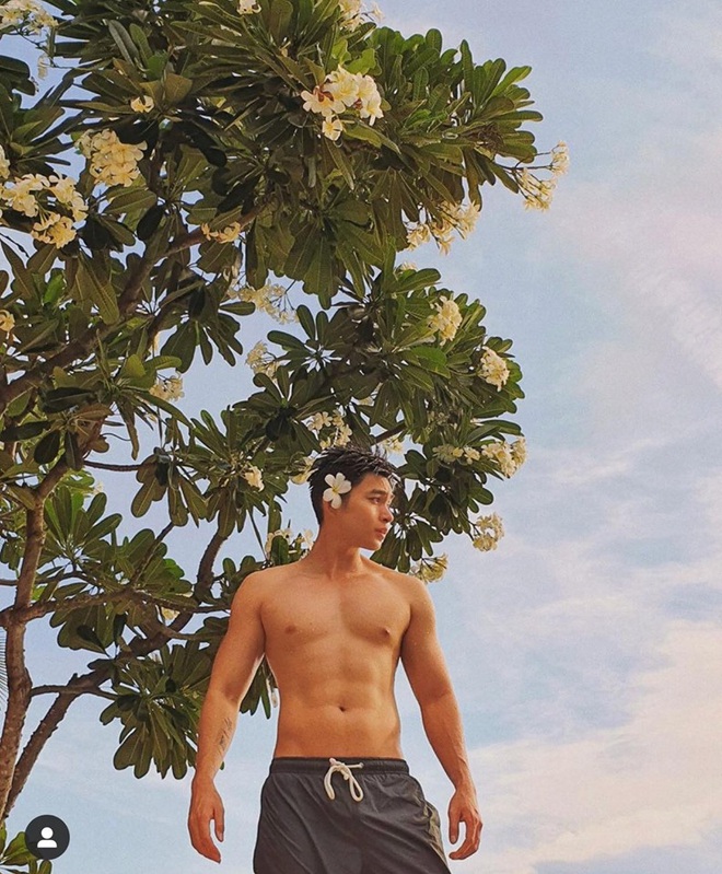 Kh&ocirc;ng thua hội mỹ nh&acirc;n, d&agrave;n sao nam Vbiz cởi &aacute;o khoe body săn chắc ch&agrave;o h&egrave;: Jun Phạm qu&aacute; đỉnh, &ldquo;bố 1 con&rdquo; Lương Thế Th&agrave;nh liệu c&oacute; đọ lại? - Ảnh 2.