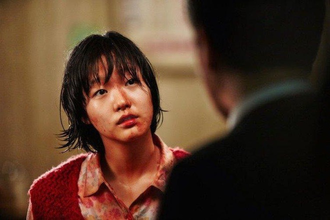 Nàng thơ Kim Go Eun từ một nữ sinh phim 18+ năm nào, giờ đã cưa đổ cả Quân Vương Bất Diệt - Ảnh 4.