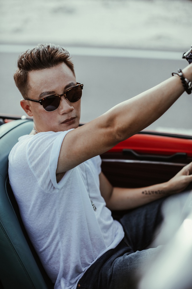 Ho&agrave;ng B&aacute;ch l&agrave;m sống lại hit Chuyện Ch&agrave;ng C&ocirc; Đơn của AC&M sau 20 năm, lần đầu tiết lộ từng c&oacute; &yacute; định giải nghệ - Ảnh 3.