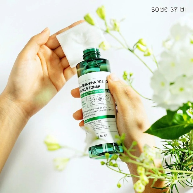 3 loại toner châu Á vừa thu nhỏ lỗ chân lông vừa trị mụn: Mỗi loại một giá, loại nào phù hợp với bạn? - Ảnh 2.