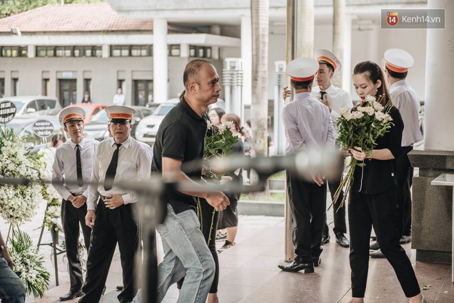 Đám tang BTV/MC Diệu Linh: Ngủ ngon và về với bình yên nhé! - Ảnh 6.