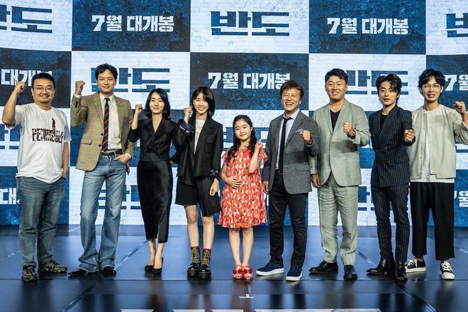 Kang Dong Won già nua ngỡ ngàng ở họp báo Train To Busan 2, nam thần một thời của chị em đâu rồi? - Ảnh 2.