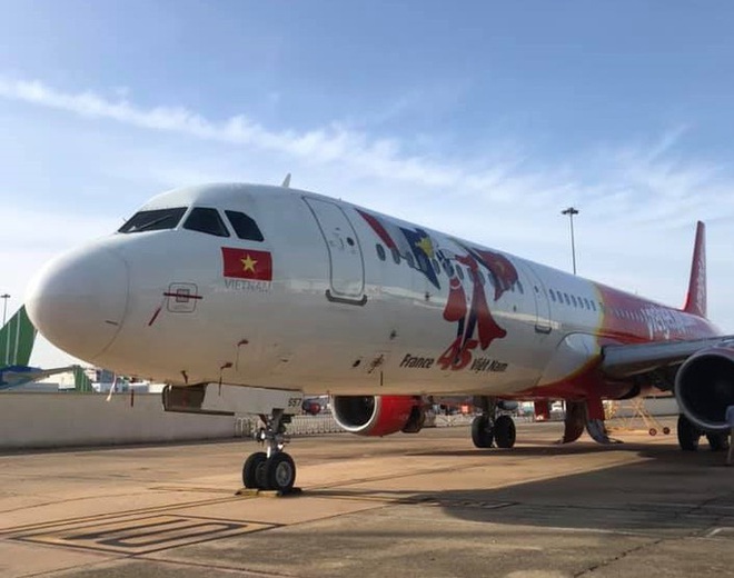 Máy bay trượt khỏi đường băng Tân Sơn Nhất: Vietjet lên tiếng xin lỗi - Ảnh 3.