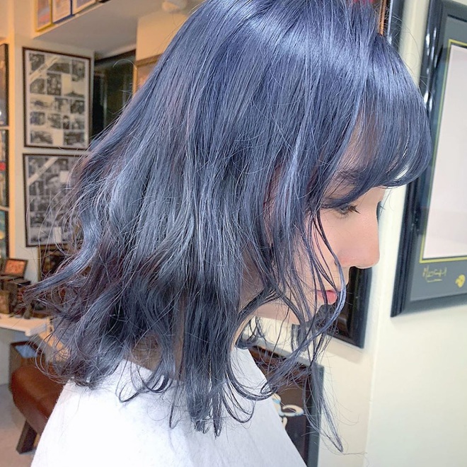 Màu tóc xanh của Rosé quá xịn, các hair salon cũng đang rộ lên trend ...