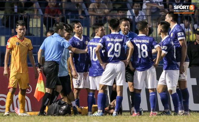 Đội đá gần 1 năm mới biết thắng, HLV ở V.League phản ứng thú vị hơn cả vừa vô địch - Ảnh 7.