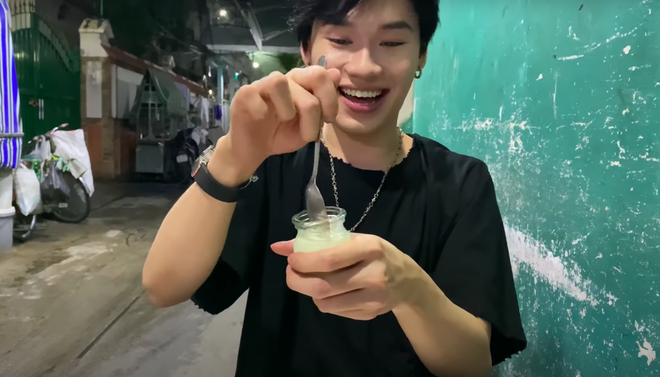 Boyband mới lập của Trấn Th&agrave;nh tụ tập lần đầu sau &ldquo;debut&rdquo;: Chẳng h&aacute;t h&ograve; g&igrave; m&agrave; chỉ thấy đi ăn hết m&oacute;n n&agrave;y đến m&oacute;n kia, c&ugrave;ng &ldquo;tấu h&agrave;i&rdquo; cả buổi - Ảnh 2.