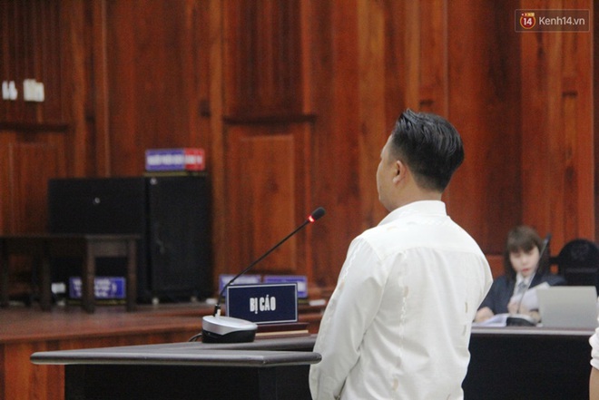 Bác sĩ Chiêm Quốc Thái ra khỏi phòng xử khi bà Trần Hoa Sen vắng mặt - Ảnh 5.