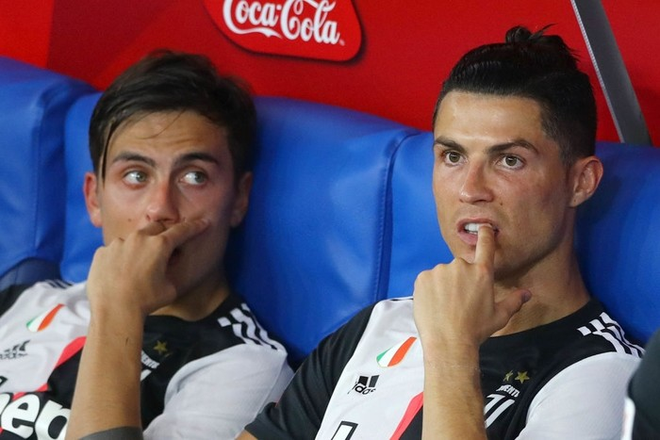 Chị gái Ronaldo công khai phản đòn cực gắt khi chứng kiến cậu em trai bị ông thầy ở Juventus chỉ trích - Ảnh 2.