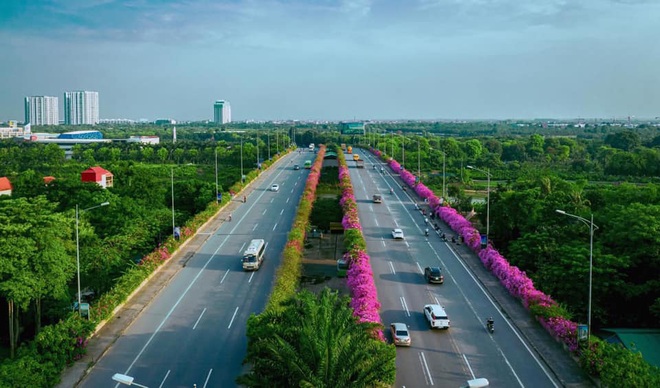 Xuất hiện cây cầu hoa giấy bạt ngàn, team Hà Nội lại có thêm một khu xinh xắn để tha hồ check-in - Ảnh 2.