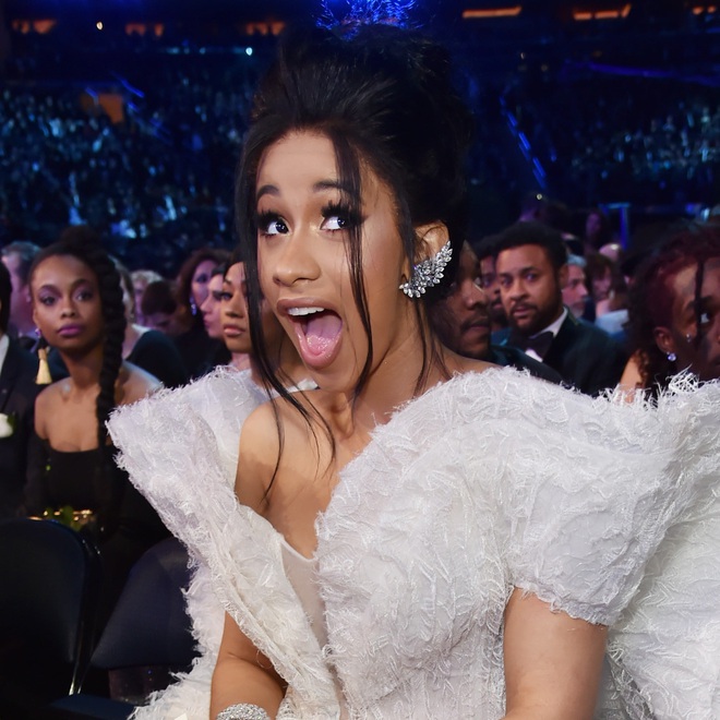 Quá trời rồi: Cardi B trao cho fan một cú lừa, nhá hàng single mới nhưng khi click vào lại là... phim con heo? - Ảnh 1.