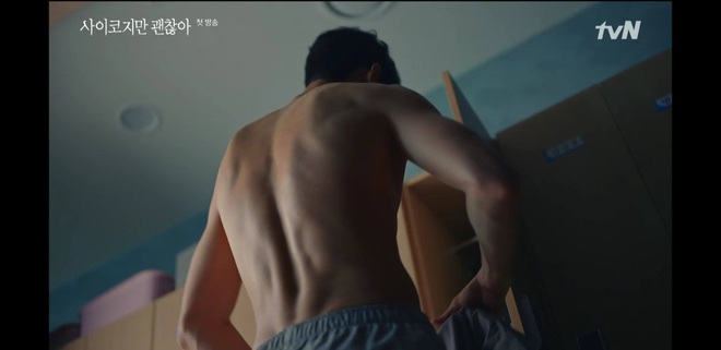 Dân tình phát sốt vì thành quả body của Kim Soo Hyun sau 2 năm nhập ngũ: Cụ giáo muốn chị em mất máu hay gì? - Ảnh 11.