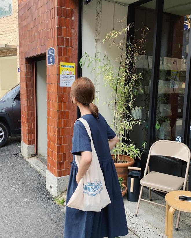 Mấy n&agrave;ng t&oacute;c ngắn đừng x&otilde;a xượi m&agrave; h&oacute;a nhạt nhẽo, c&oacute; &iacute;t nhất 4 kiểu t&oacute;c buộc xinh tươi gọn m&aacute;t để thay đổi đ&acirc;y n&agrave;y - Ảnh 3.