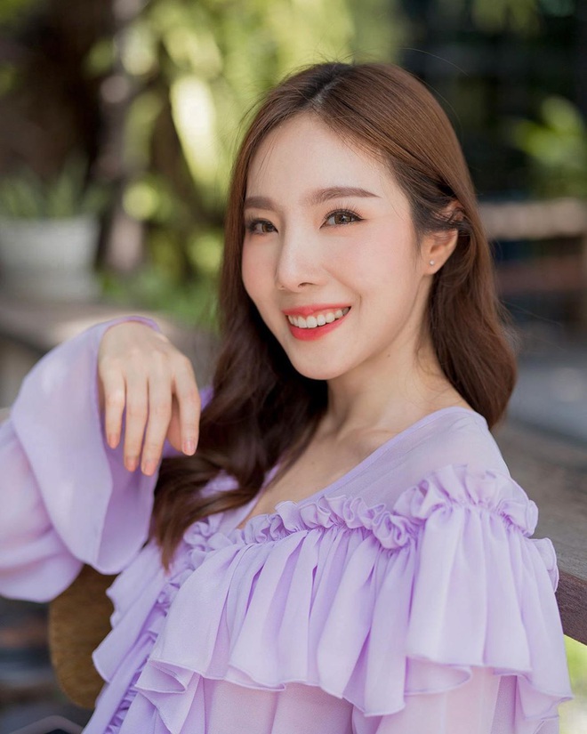 Nàng công sở đừng sai như Hari Won: Chỉ vì chọn liều màu son mà nhan sắc sến đi vài phần - Ảnh 4.